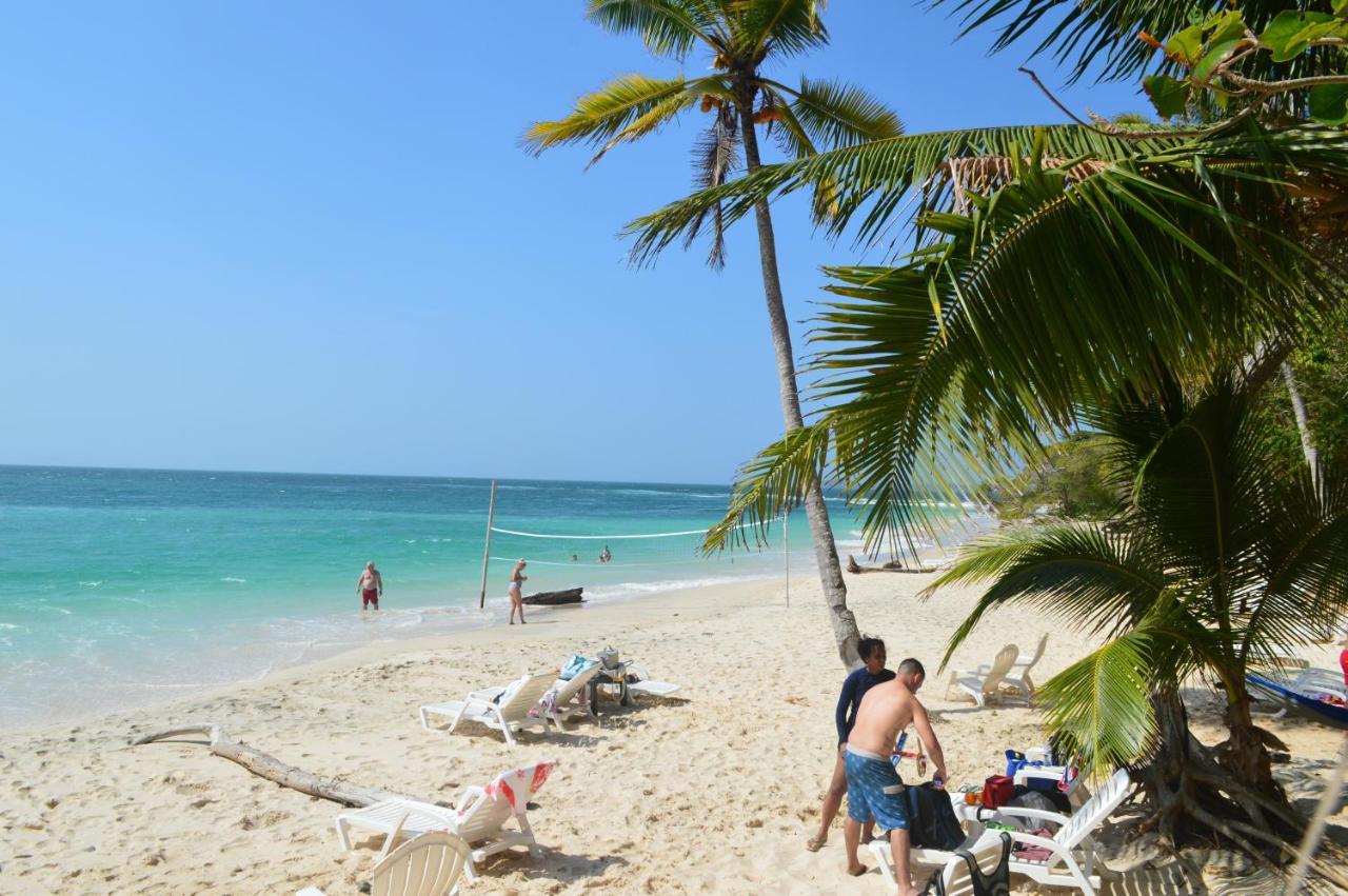 Sonny Island Resort Cabanas Frente Al Mar Punta Bajo Rico Exterior photo