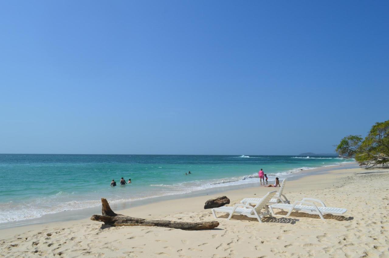 Sonny Island Resort Cabanas Frente Al Mar Punta Bajo Rico Exterior photo